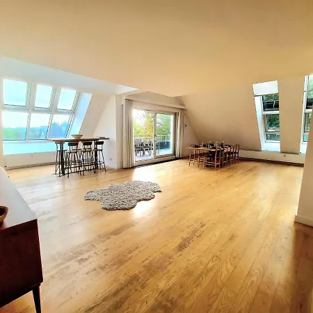 Luxury 3 Bedrooms *